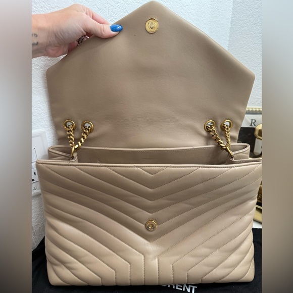 Yves Saint Laurent Loulou Large YSL Shoulder Bag in Quilted Leather - Picture 11 of 15